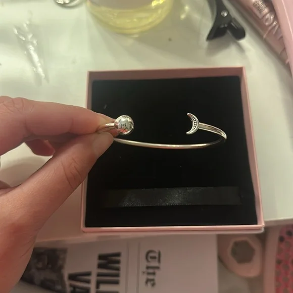 Open bangle pandora charm bracelet - Picture 2 of 4
